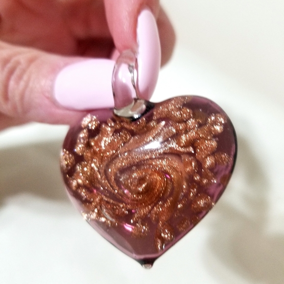 Rose gold heart shaped glass pendant - Picture 3 of 4